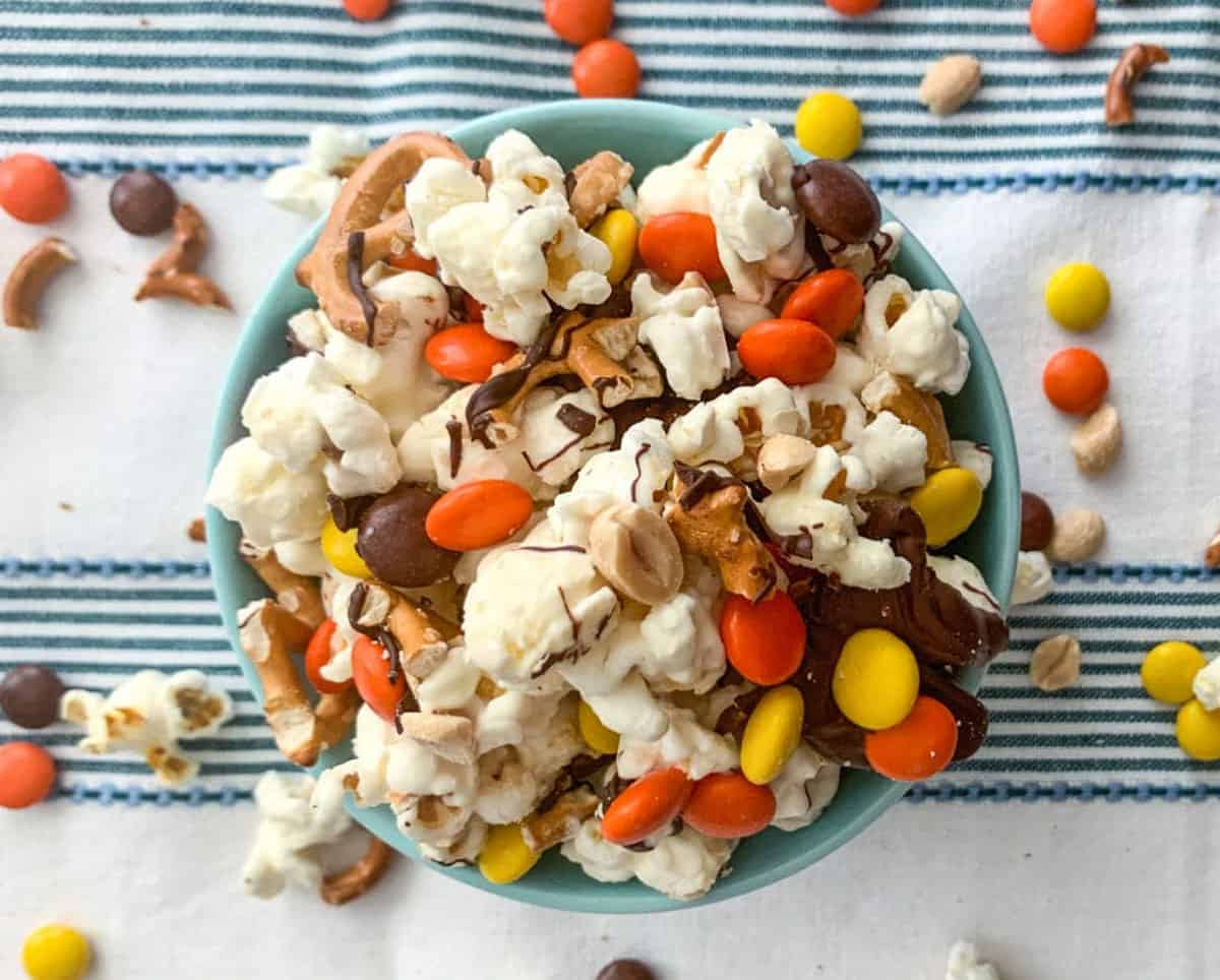 Easy Chocolate Popcorn Trail Mix (Sweet and Salty Recipe)