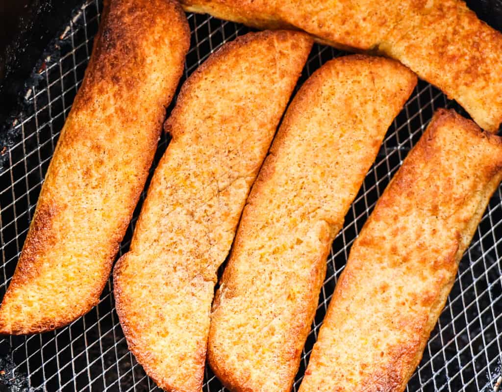 Crispy and brown french toast sticks