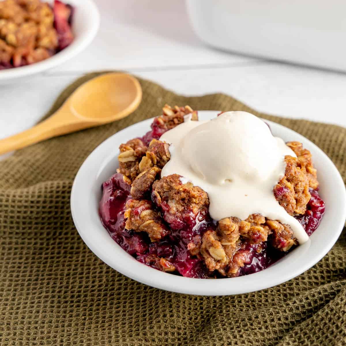 Easy Apple Blueberry Crisp (With Oat Crumble Topping)