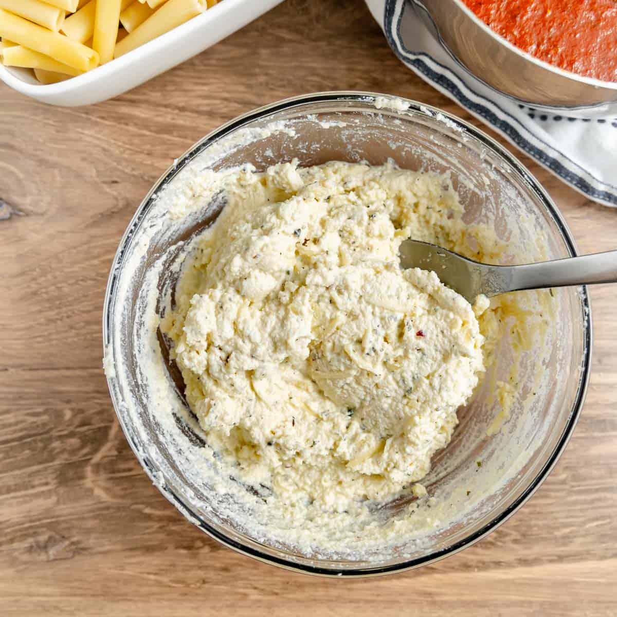 Ricotta cheese filling in a bowl.